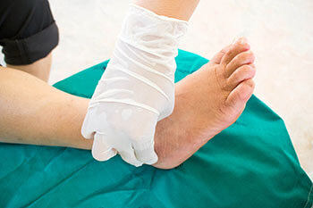 Wound Care and Non-Healing Wounds Treatment in Los Angeles County, CA: Los Angeles (Long Beach, Glendale, Torrance, Pasadena, Santa Monica), Huntington Park (Downey, Norwalk, Compton, lynwood) & Reseda (Santa Clarita, Thousand Oaks, Burbank)